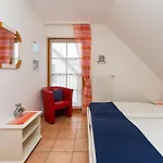 Freesenbruch Doppelhaushälfte 9a - Leuchtturm Ferienhaus *