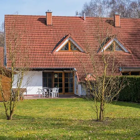 Freesenbruch Doppelhaushaelfte 9a - Leuchtturm Holiday home Zingst