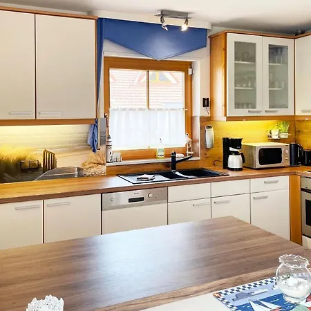 Freesenbruch Doppelhaushaelfte 9a - Leuchtturm Holiday home