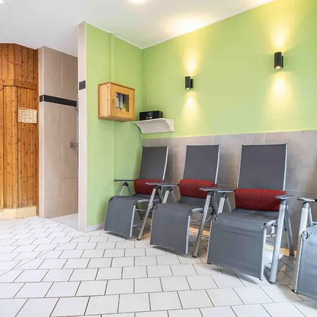 Freesenbruch Doppelhaushaelfte 9a - Leuchtturm Holiday home Zingst