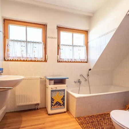 Freesenbruch Doppelhaushaelfte 9a - Leuchtturm Holiday home *