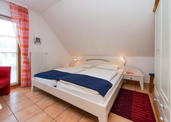 Vakantiehuis Freesenbruch Doppelhaushaelfte 9a - Leuchtturm *