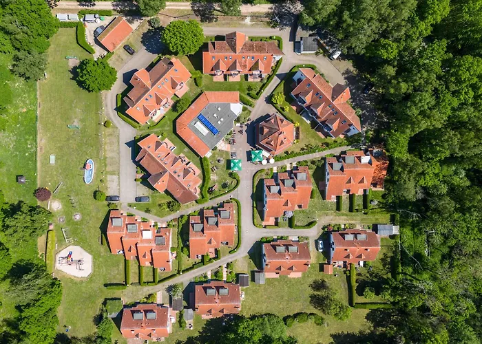 Vakantiehuis Freesenbruch Doppelhaushaelfte 9a - Leuchtturm Zingst